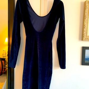 Navy velvet long sleeve scoop back drrss
